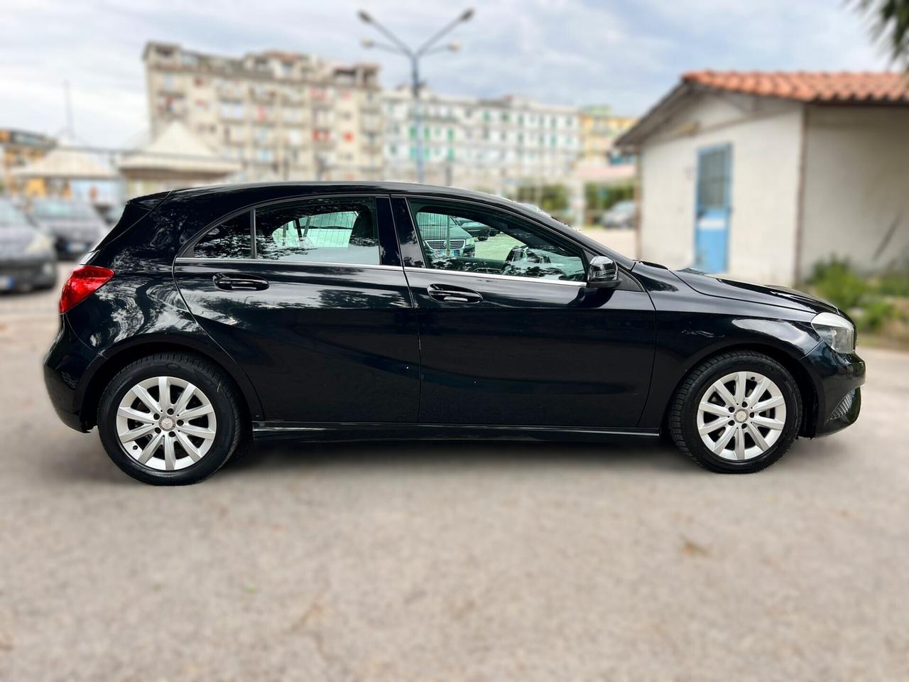 MERCEDES CLASSE A 180 1.5 CDI Premium - 2012