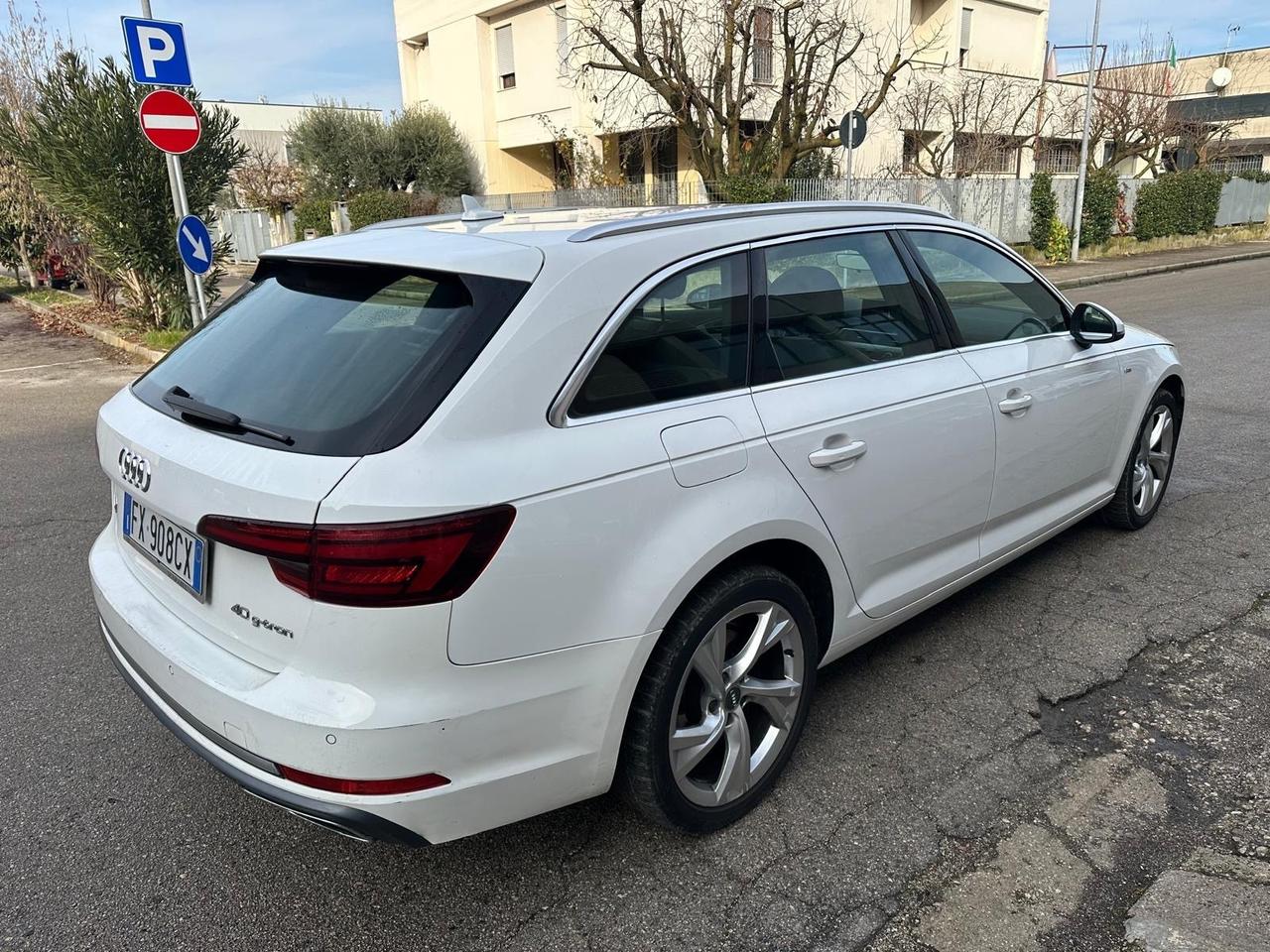 Audi A4 40 G-TRON S LINE EXPORT / COMMERCIANTI