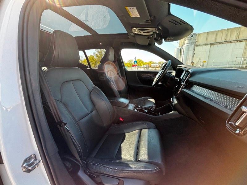 VOLVO XC40 (2017-->) XC40 D3 Geartronic R-design