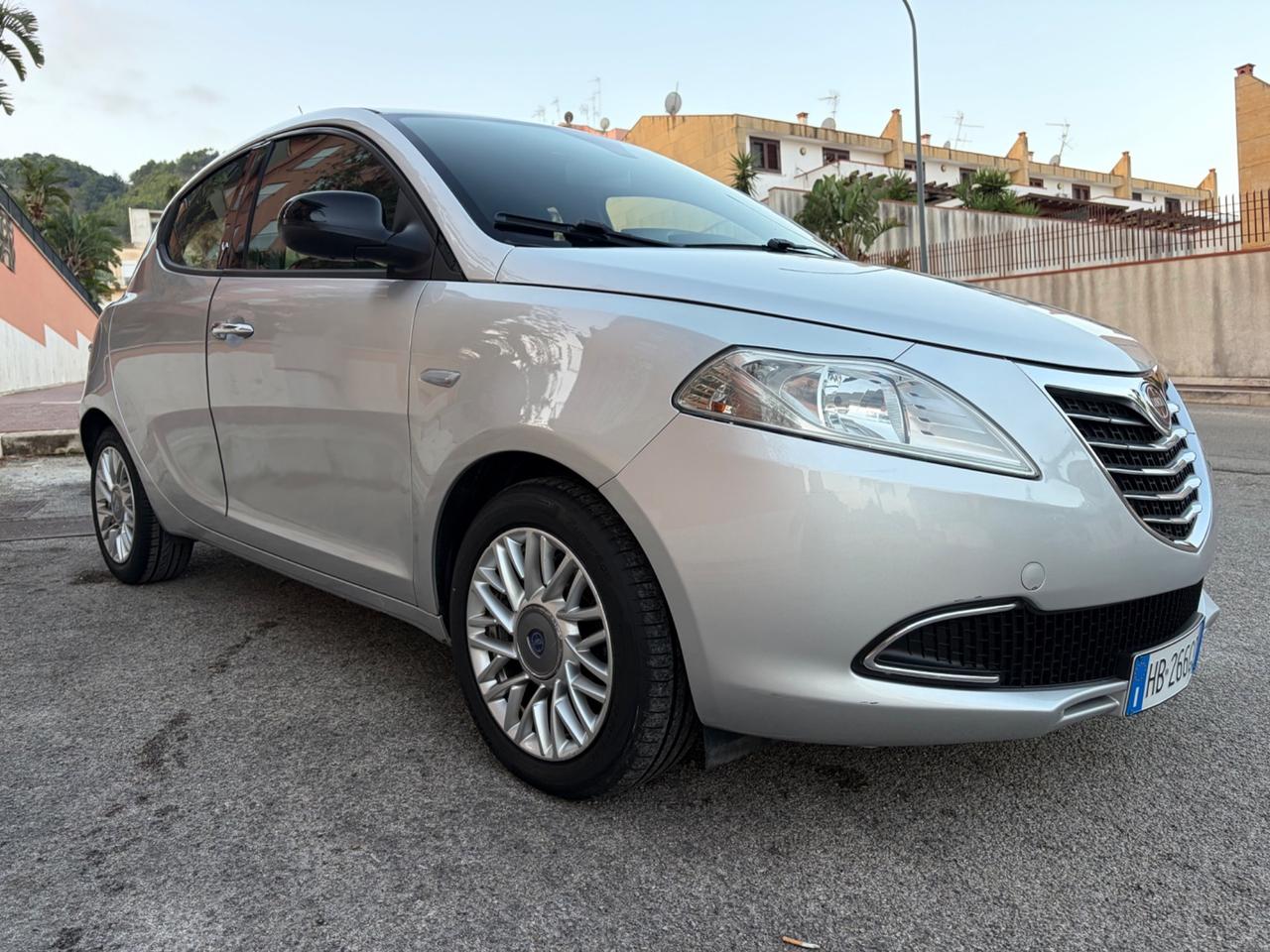 Lancia Ypsilon 1.2 Benz ideale per neopatentati
