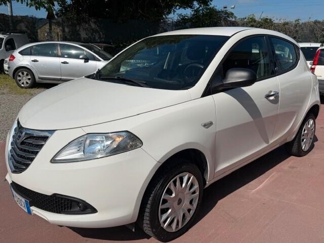 Lancia Ypsilon 0.9 TwinAir 85 CV 5 porte Metano Ecochic