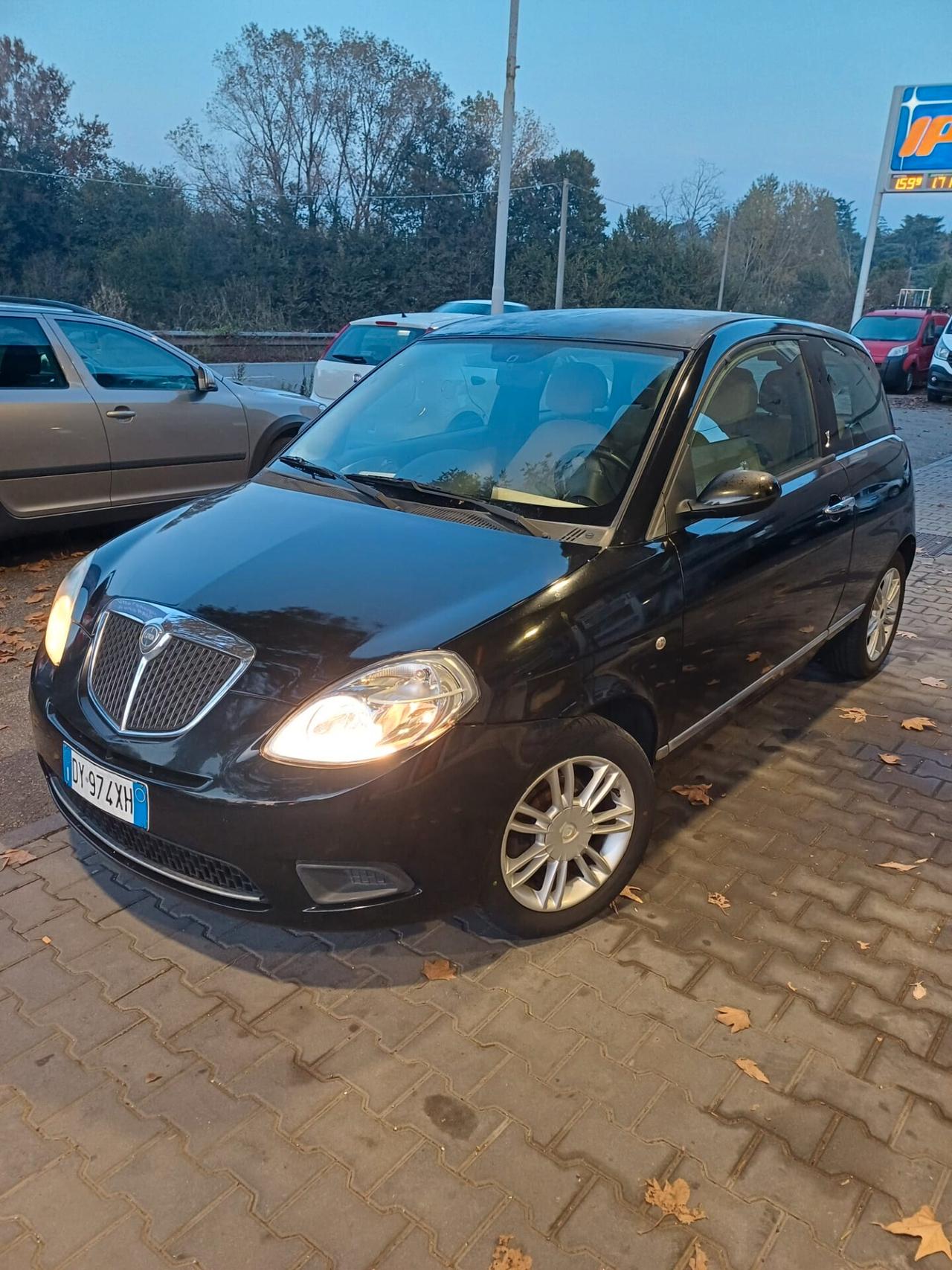 Lancia Ypsilon 1.2 Platino