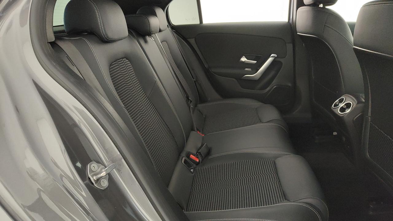 Mercedes-Benz Classe A - W177 2018 - A 180 d Sport auto
