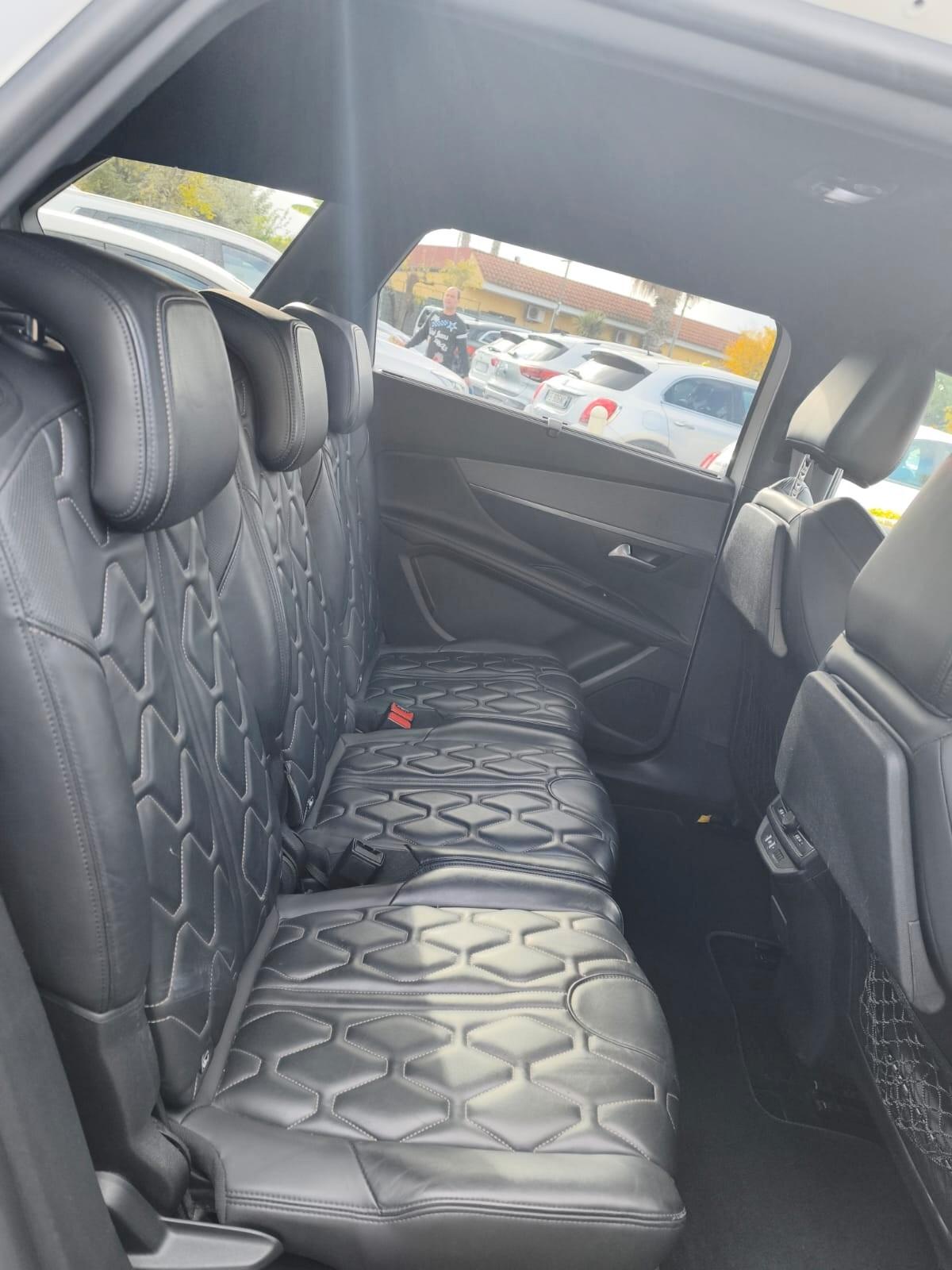 PEUGEOT 5008GTLINE 1.5HDi 130cv