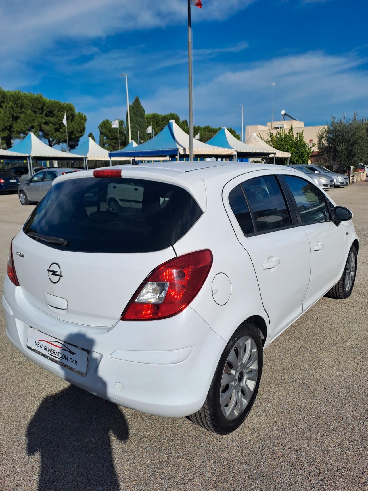 Opel Corsa 1.2 5 porte Cosmo