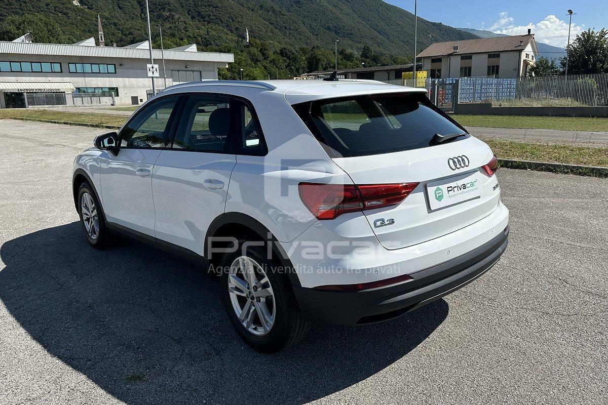 AUDI Q3 35 TFSI Business