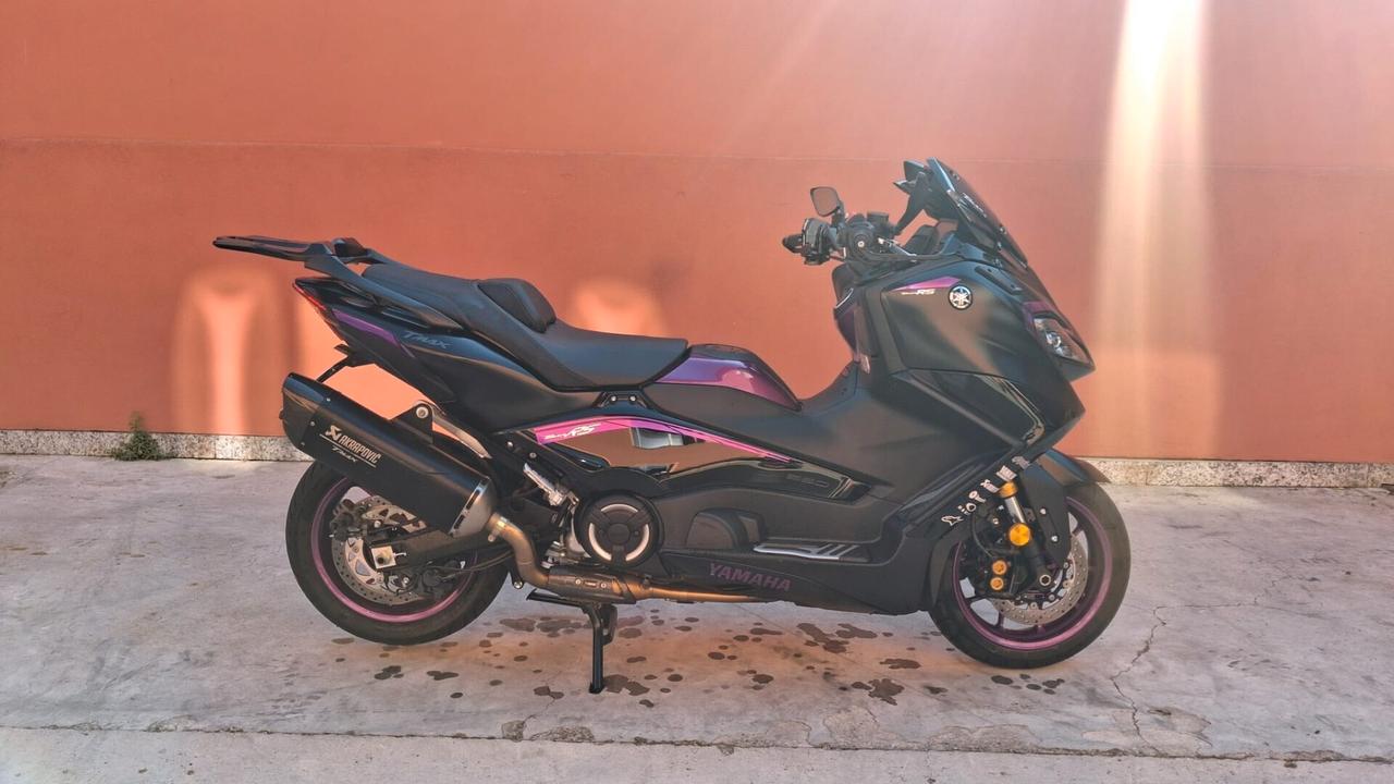 Yamaha T-MAX TECH MAX BLACK - 2023