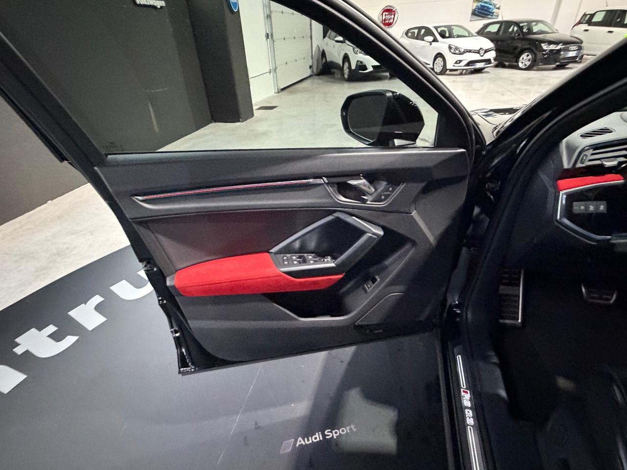 Audi Q3 RS quattro S tronic