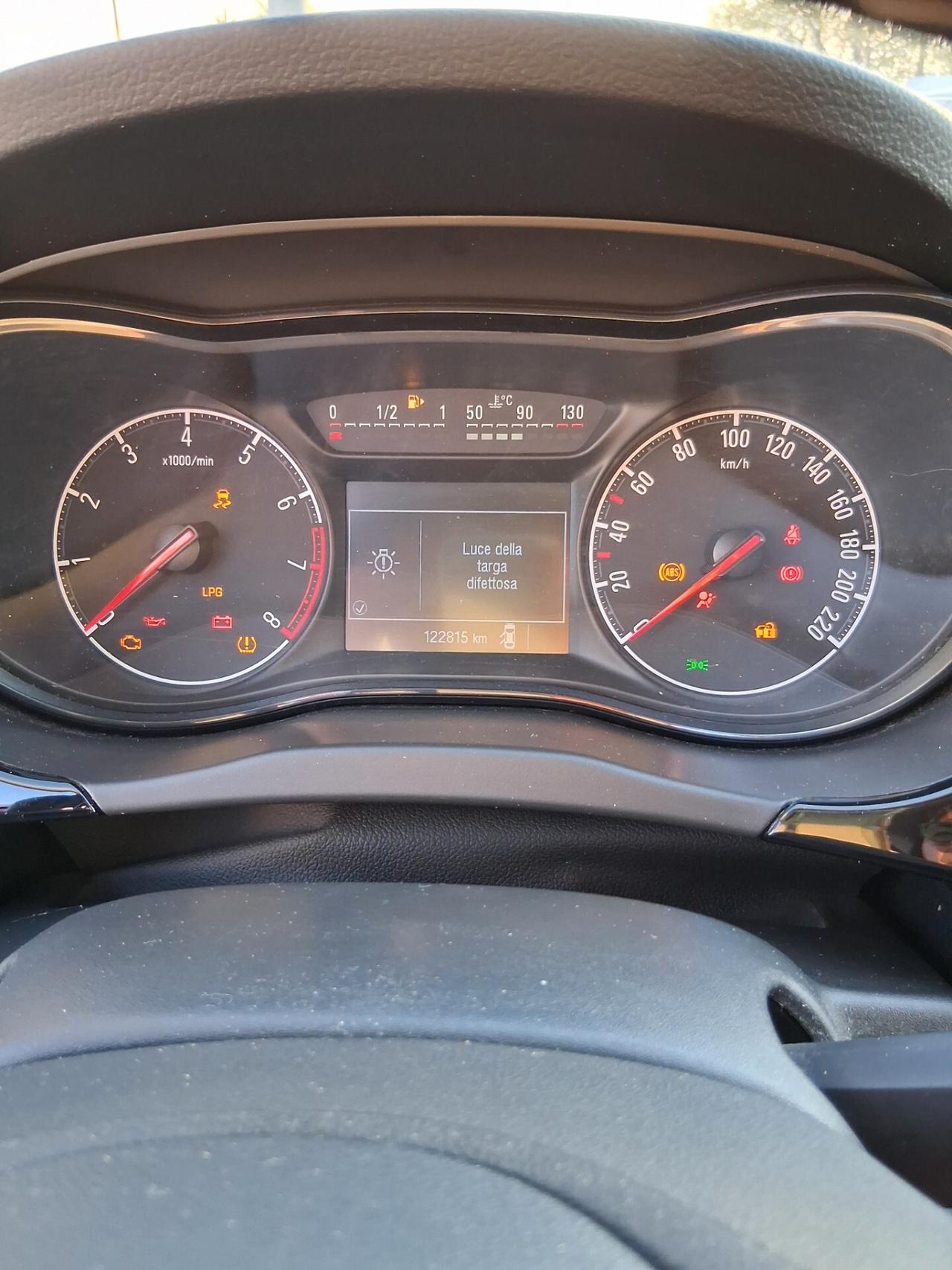 Opel Corsa 1.4 90CV GPL Tech 5 porte Black Edition