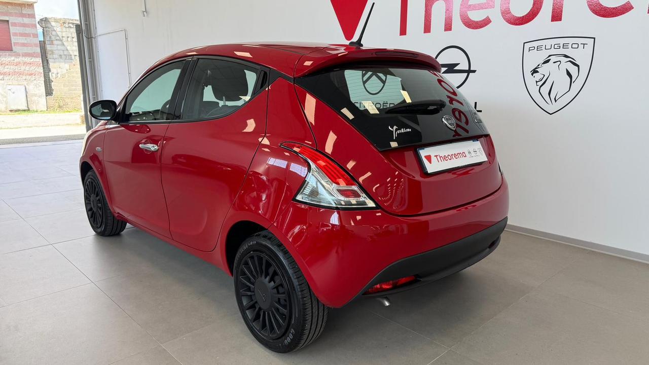 LANCIA Ypsilon III 2021 - Ypsilon 1.0 firefly hybrid Silver s&s 70c
