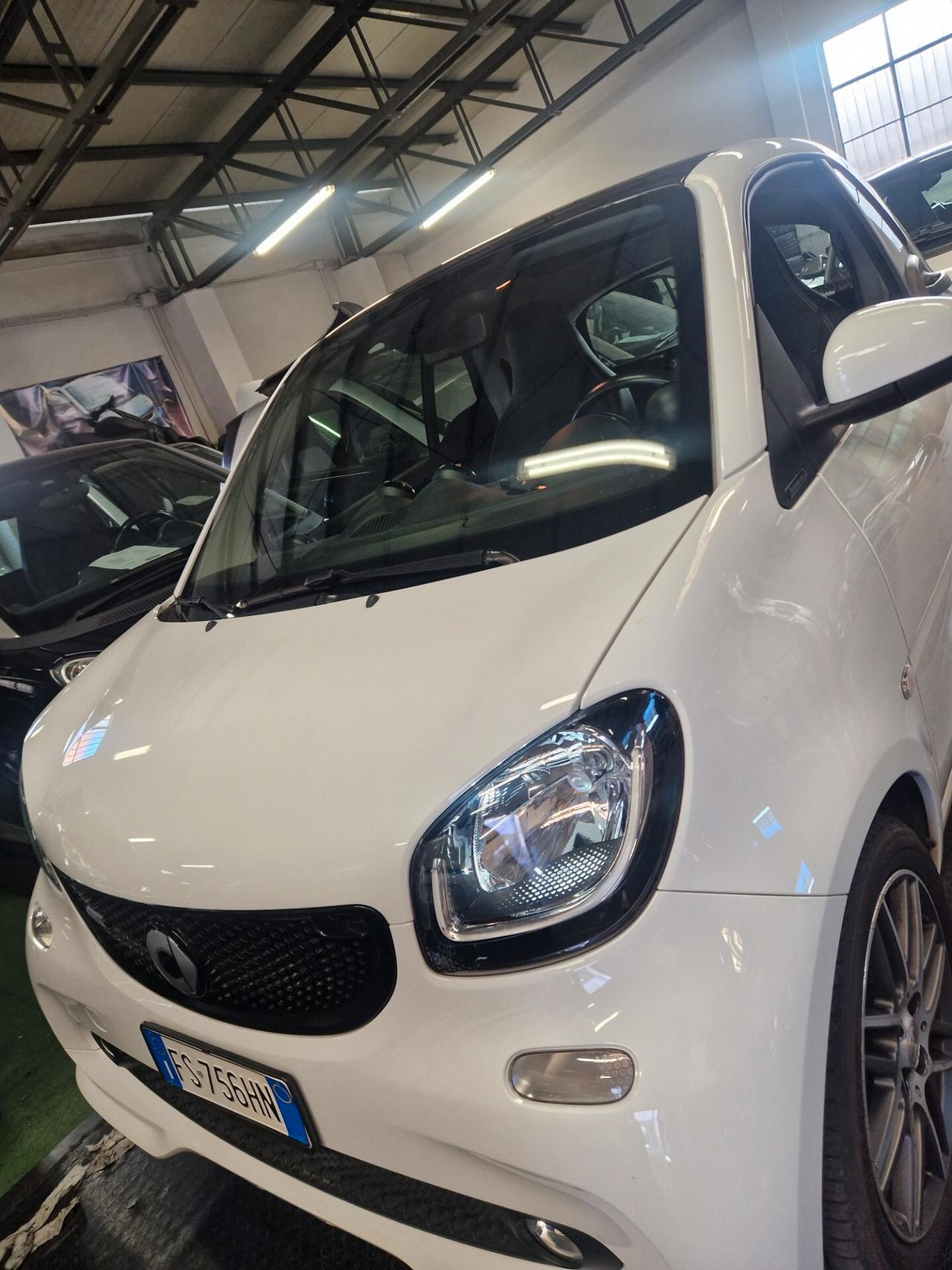 Brabus xclusive total white 77000km garanzia strafull