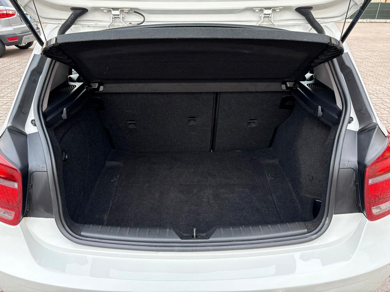 BMW SERIE 1 BENZINA AUTOMATICA SI A NEOPATENTATI