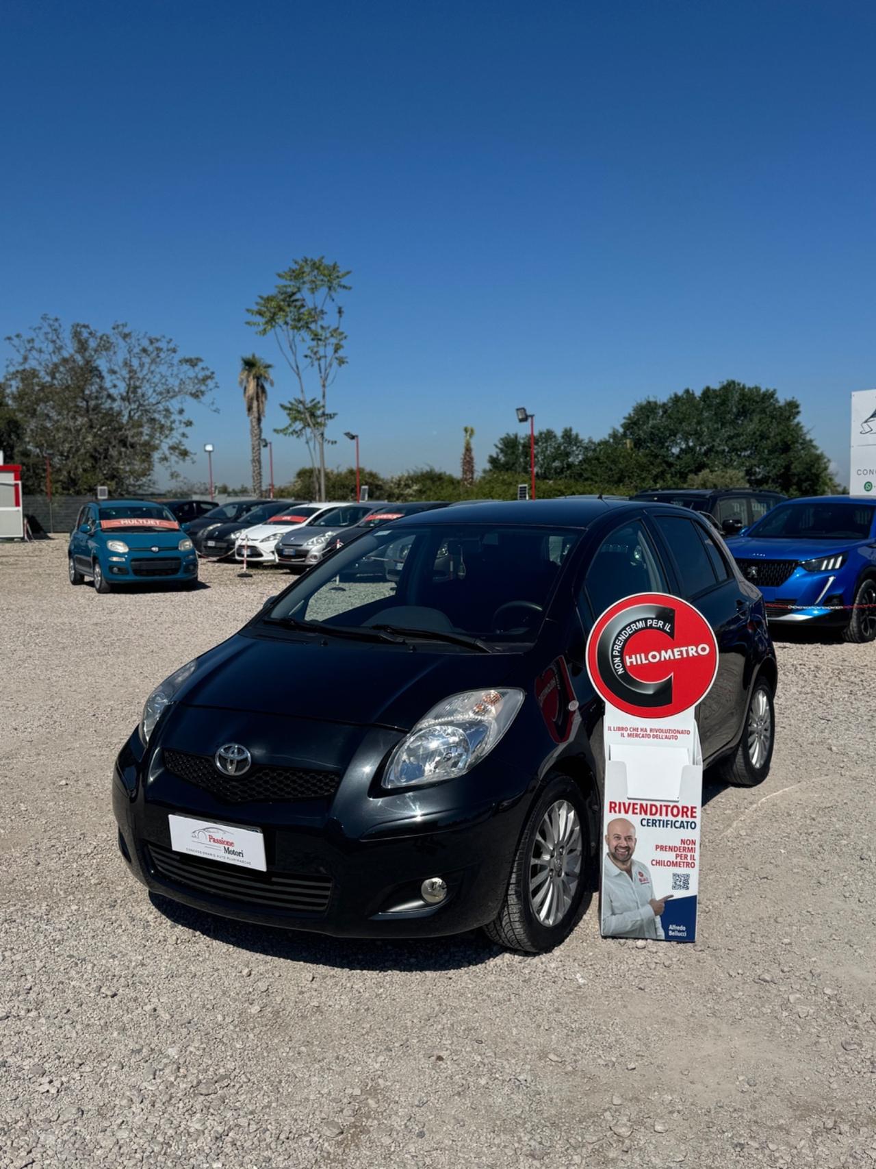 Toyota Yaris 1.0 5 porte Luxury pack automatica