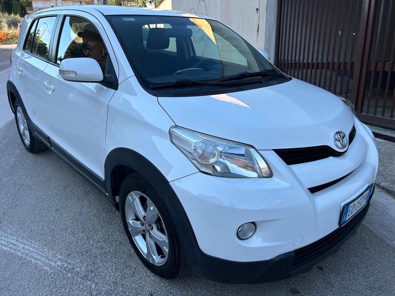 Toyota Urban Cruiser 1.4 D-4D 4WD unico proprietar