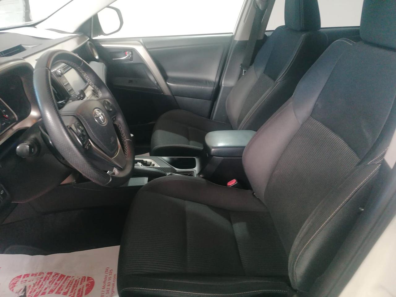 Toyota RAV 4 RAV4 2.2 D-CAT A/T 4WD Lounge White Ed.