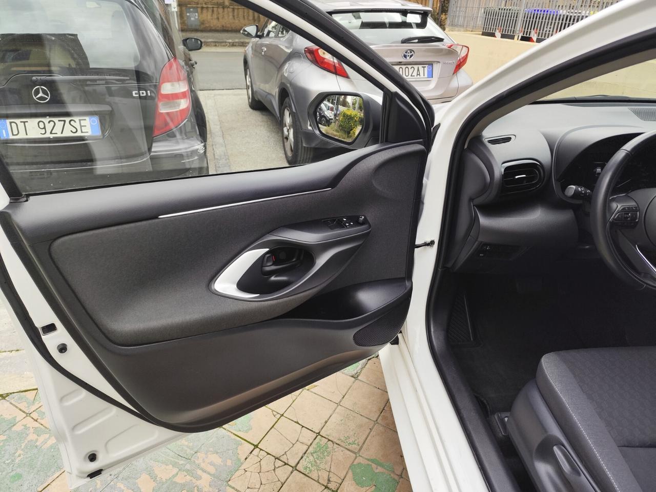 Toyota Yaris 1.5 Hybrid 5 porte Active