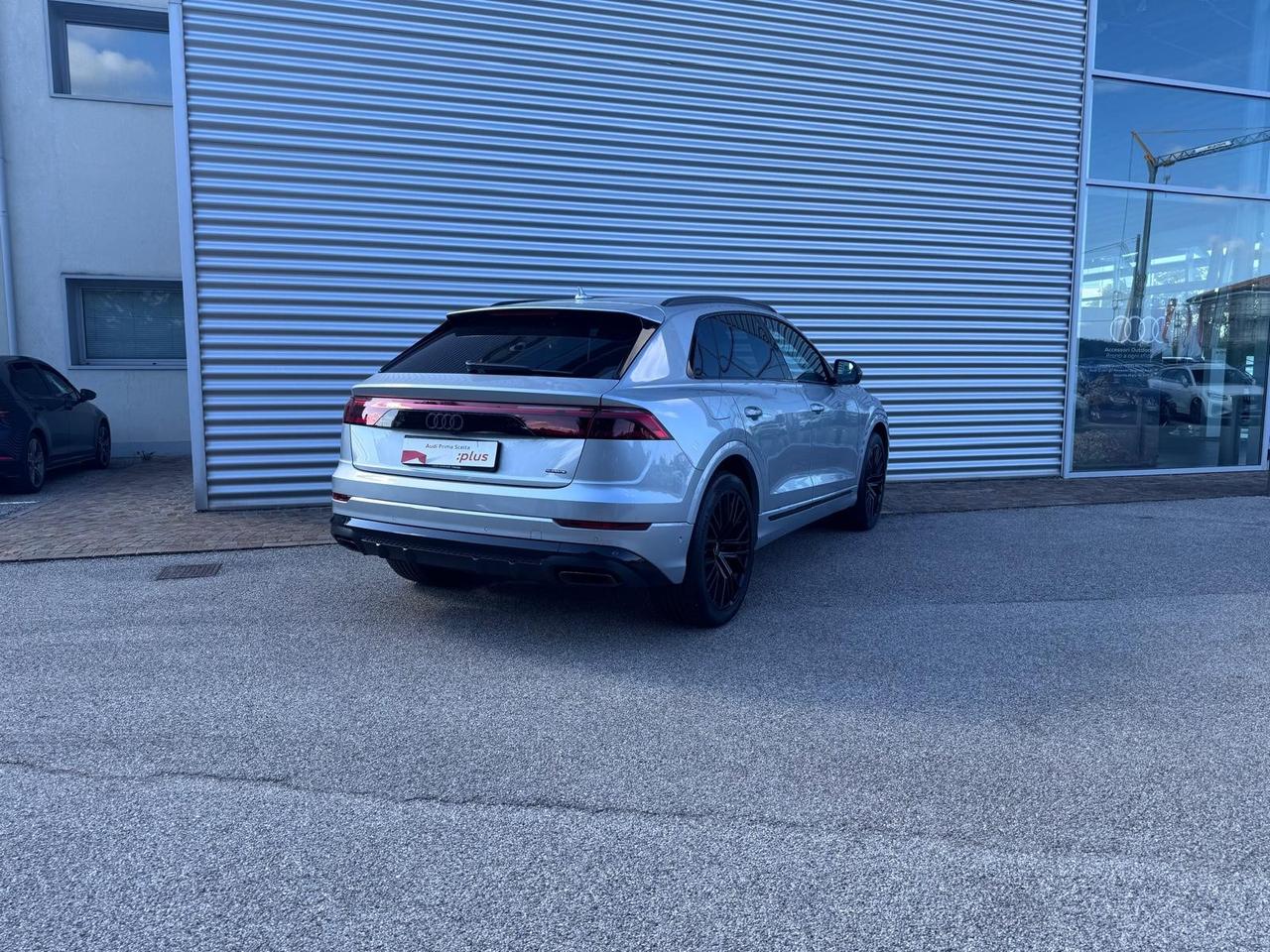 AUDI Q8 55 TFSIe TIPTRONIC QUATTRO S-LINE EDITION
