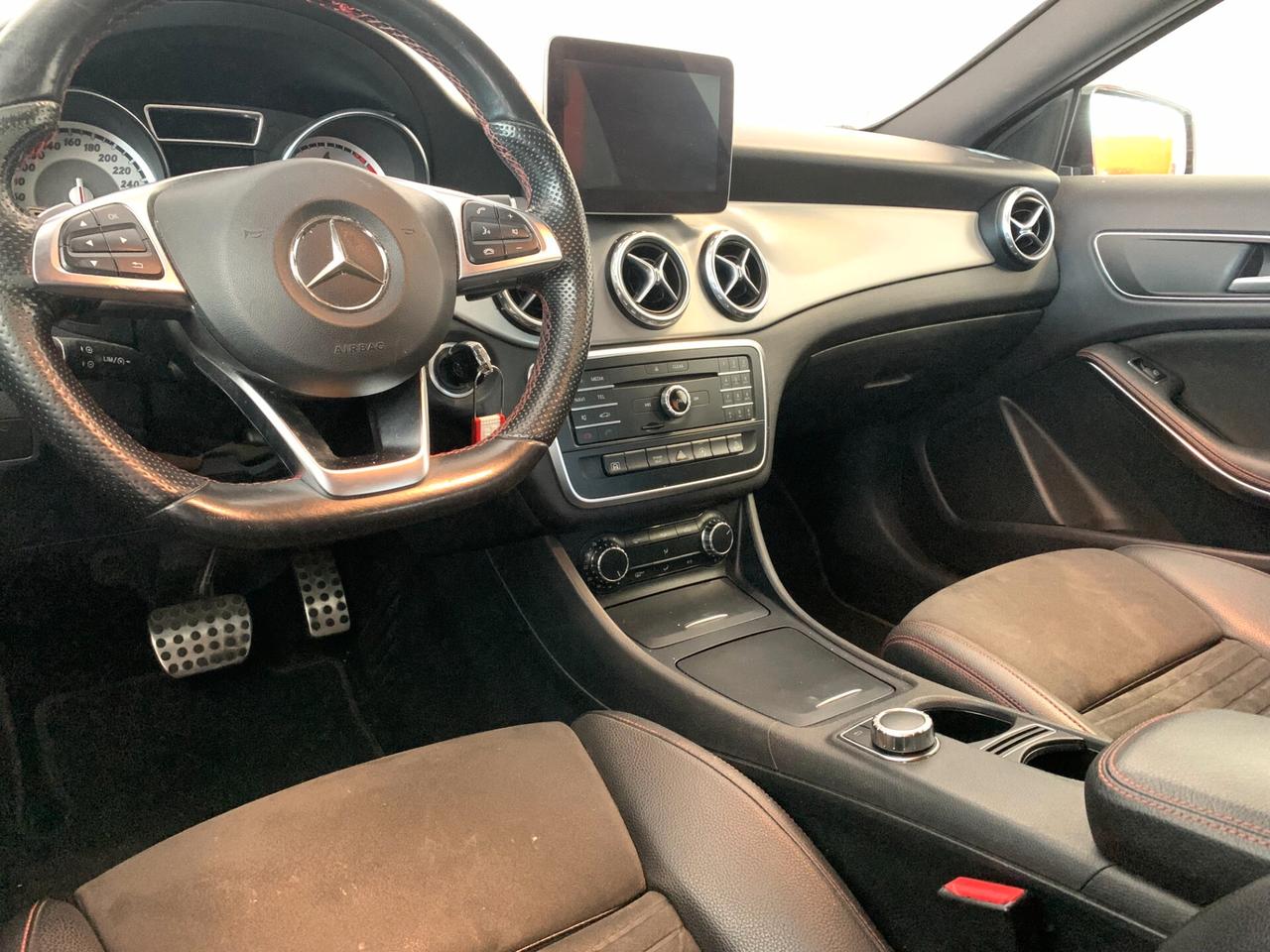 Mercedes-benz GLA 220 d Automatic 4Matic Premium AMG Line