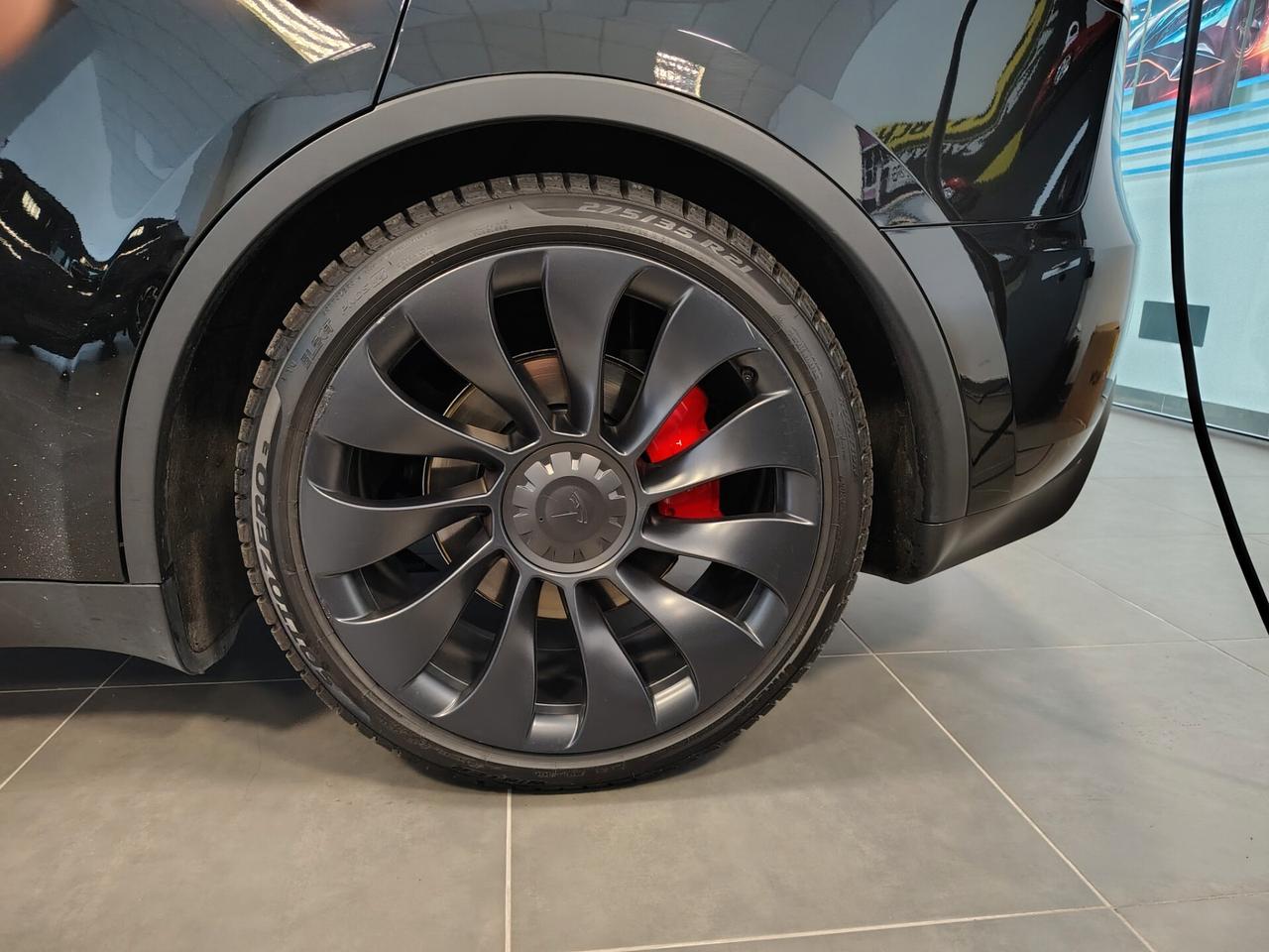 Tesla Model Y AWD Performance