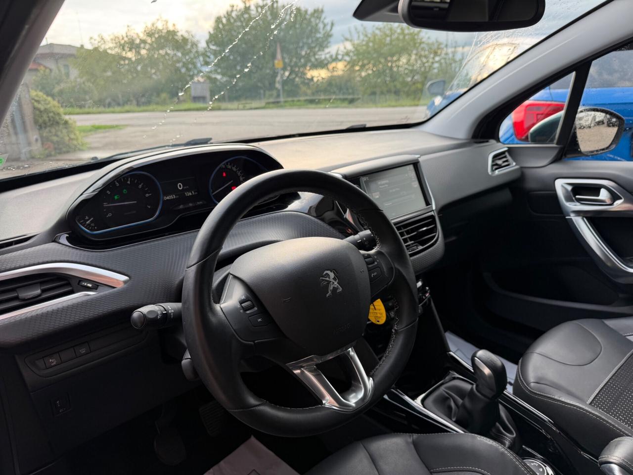 Peugeot 2008 1.2 Turbo Benzina Neopatentati