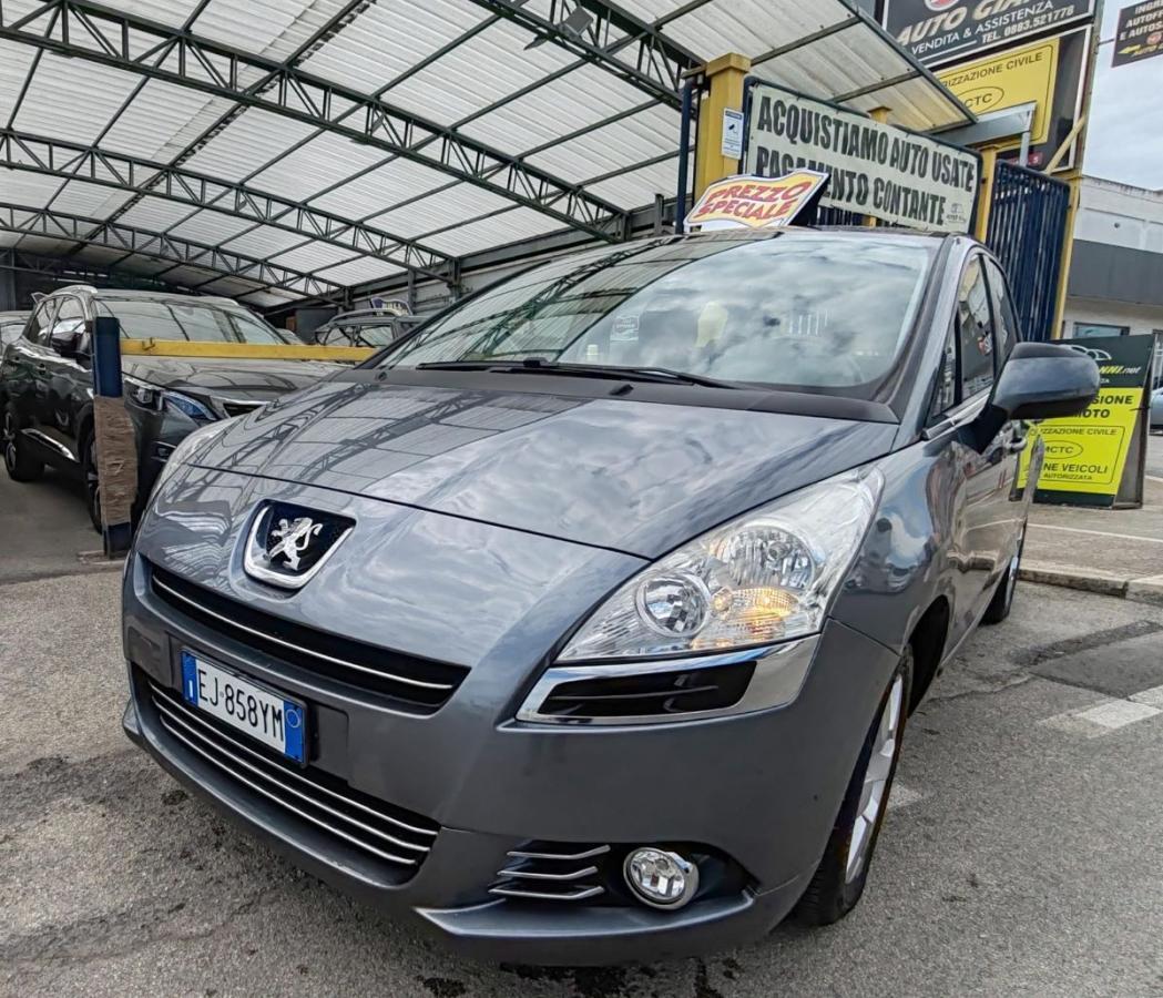 PEUGEOT 5008 1.6 HDi 112 CV Active - 2011