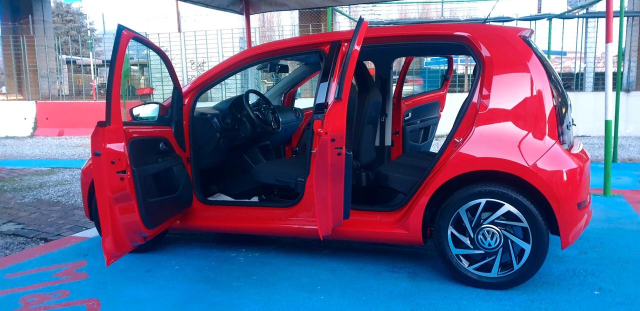 VOLKSWSWAGEN UP 1,0 BENZINA PARI NUOVO KM 19 MILA