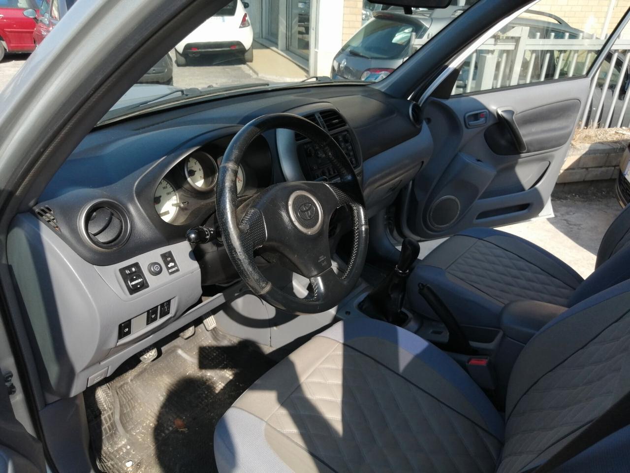 Toyota RAV 4 RAV4 2.0 Tdi D-4D cat 5 porte Sol