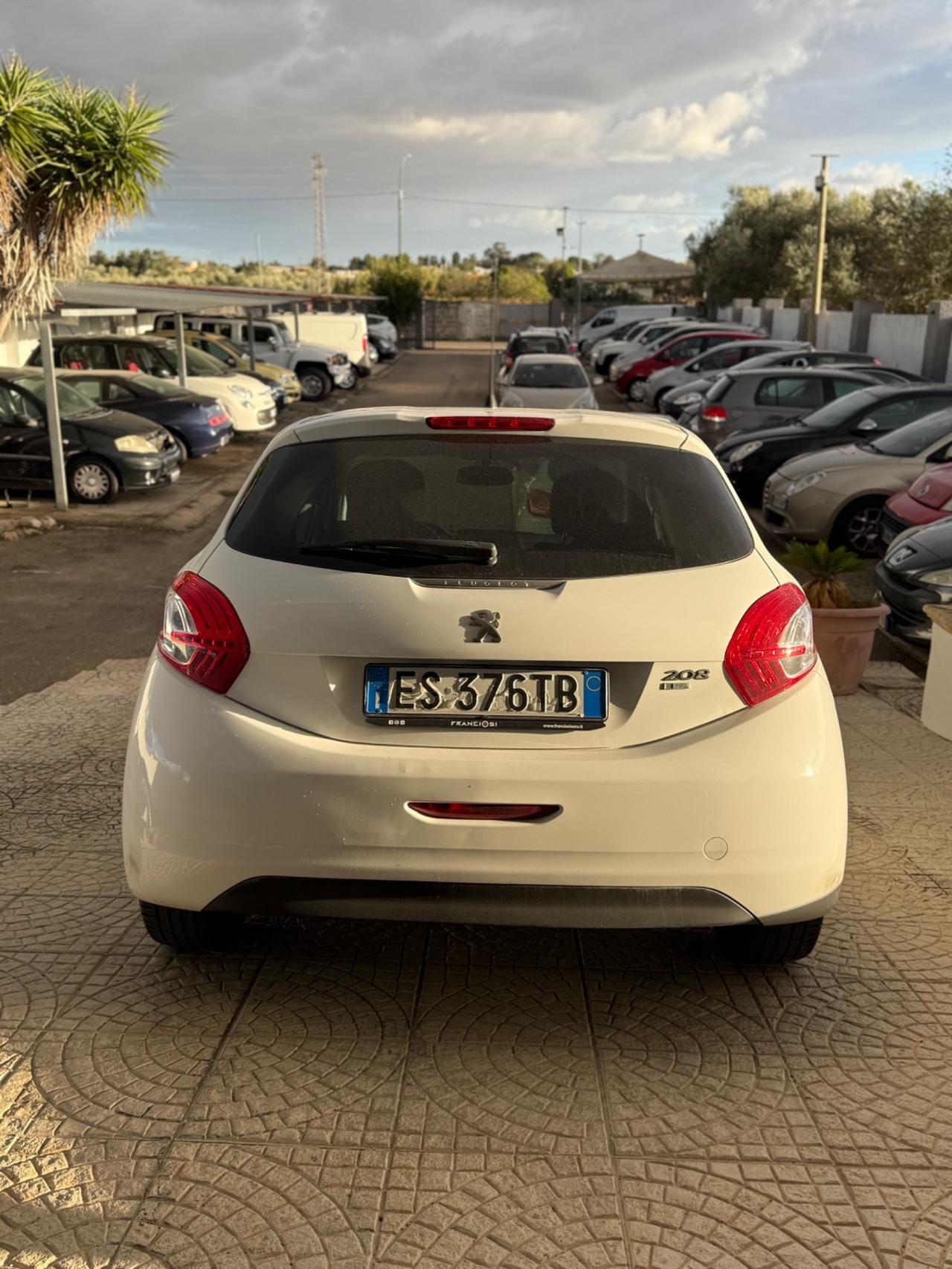 Peugeot 208 1.6 e-HDi 92 CV Stop&Start 5 porte Allure