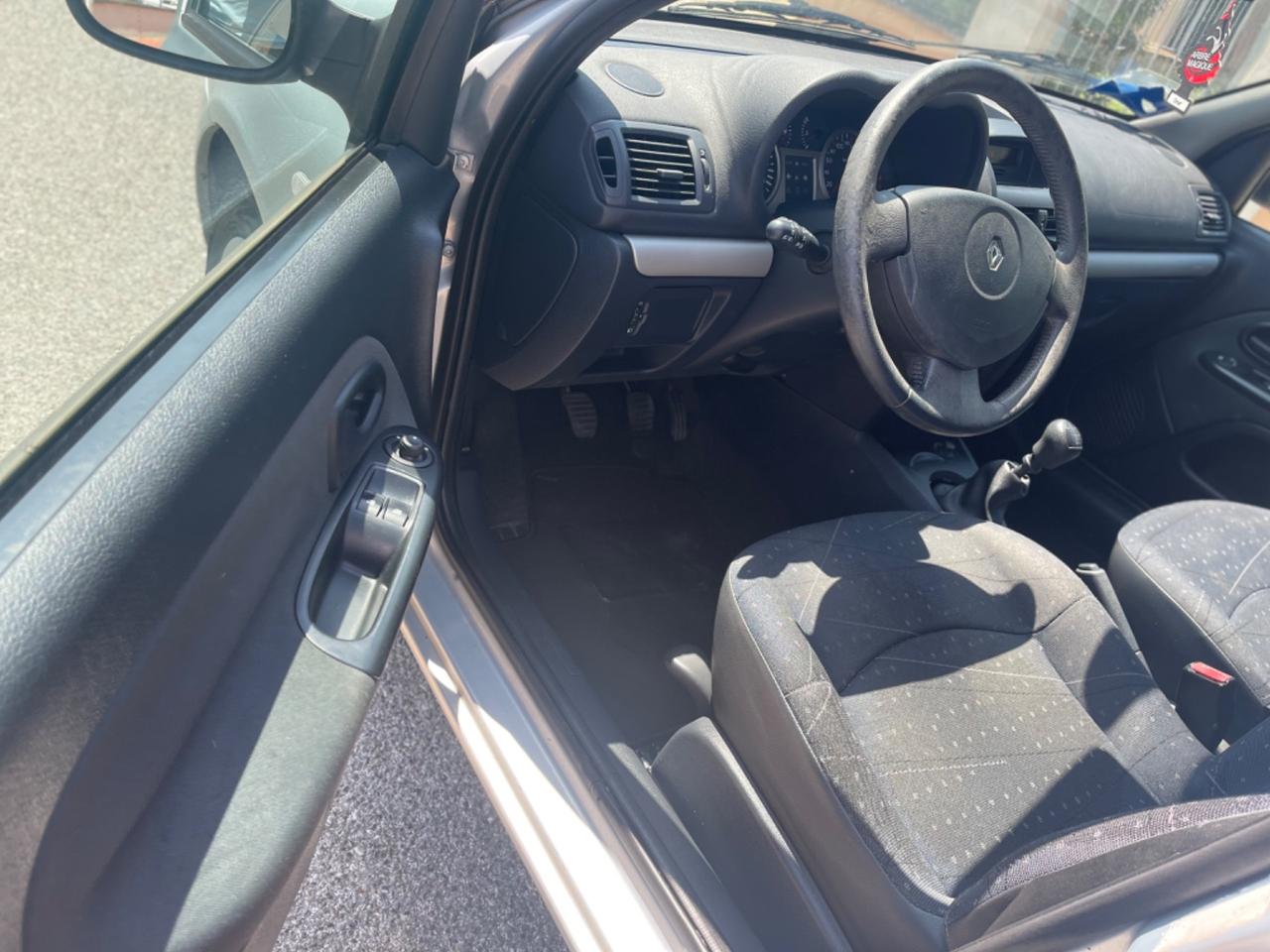 Renault Clio 1.2 16V cat 5 porte Privilège