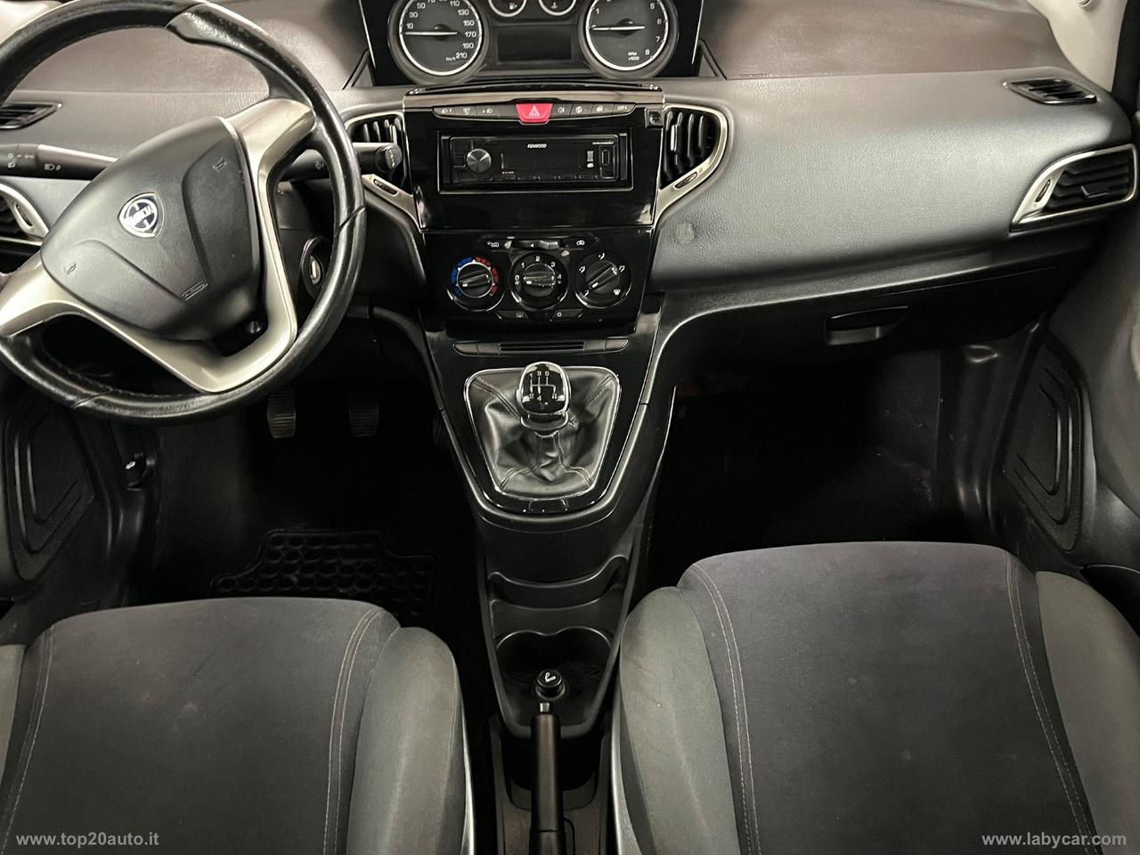 LANCIA Ypsilon 1.2 69 CV 5p. Silver
