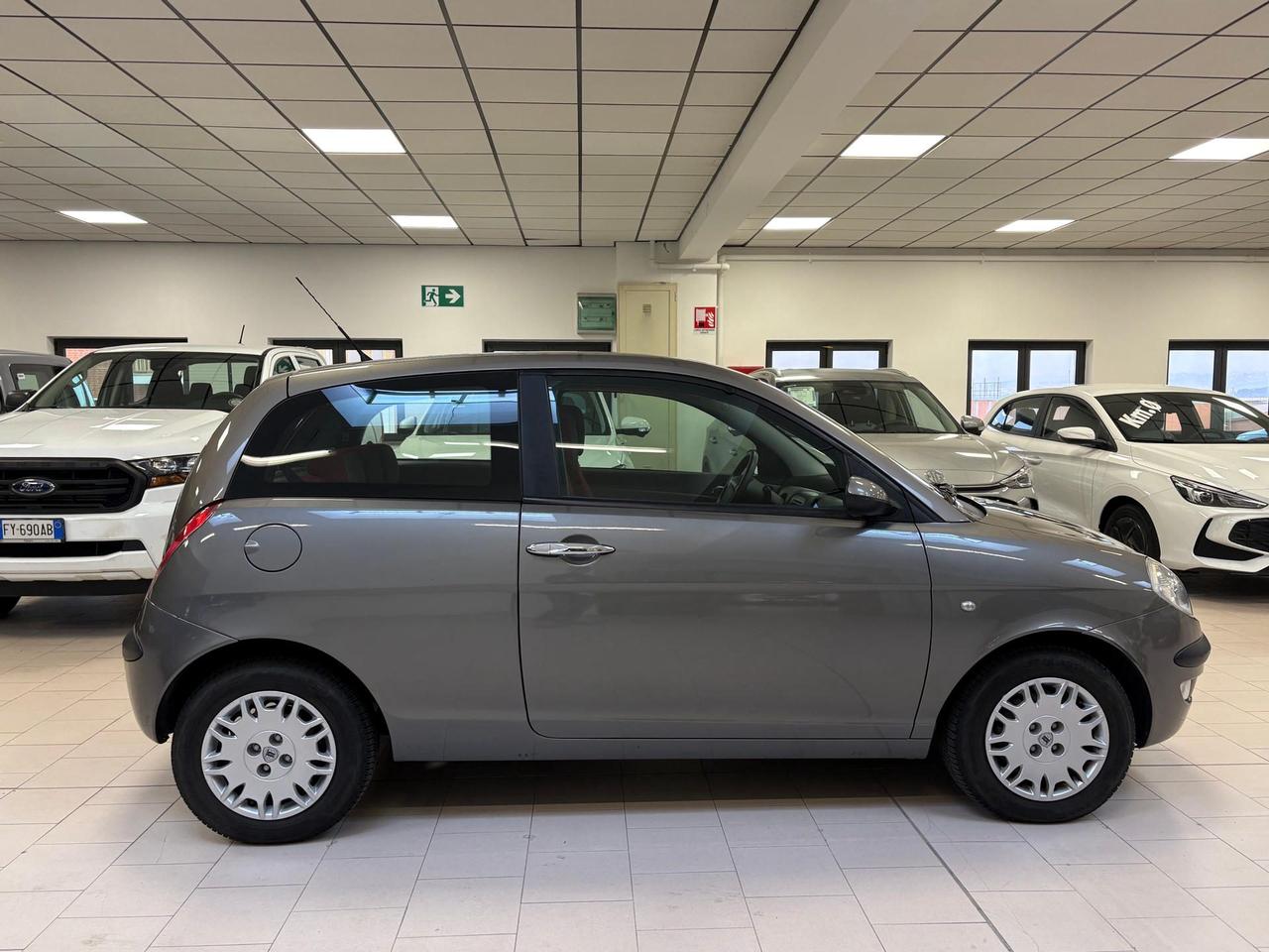 Lancia Ypsilon 1.2 16v Oro