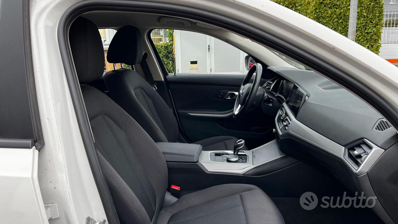 BMW 320D TOURING BUSINESS ADVANTAGE AUT.