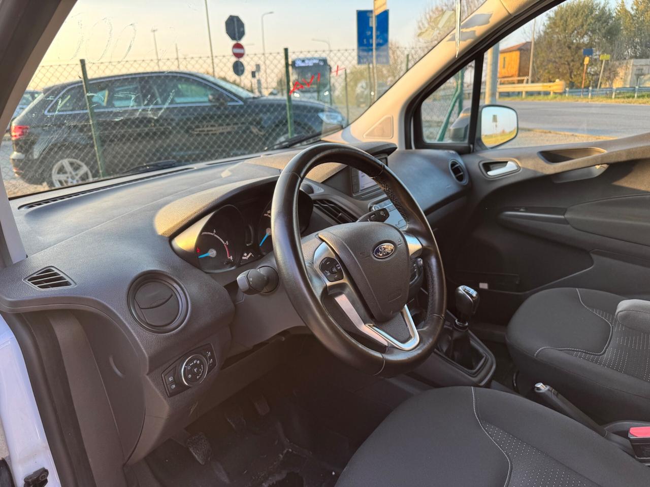 Ford Transit Courier 1.5 TDCi 75CV Van Trend