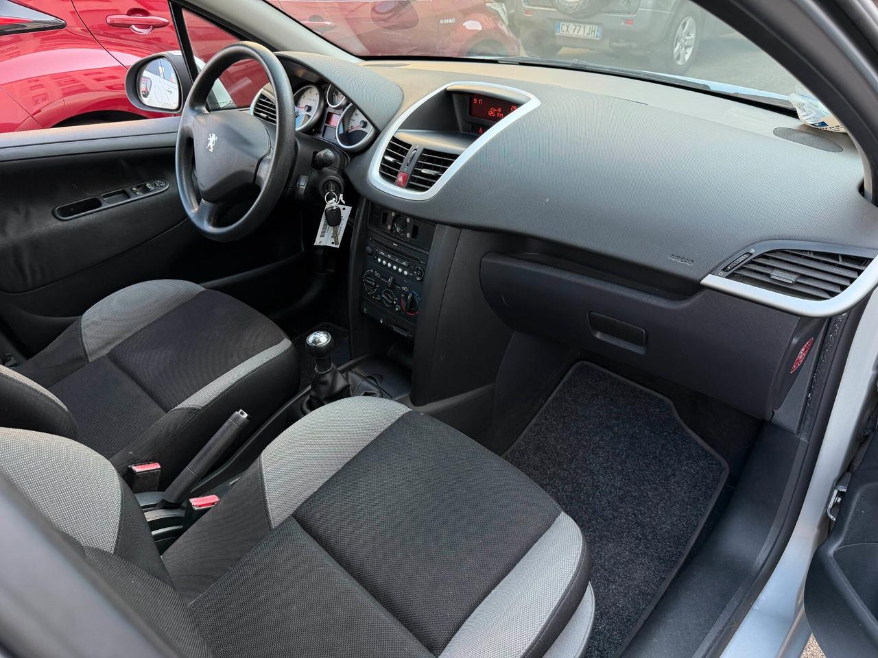 Peugeot 207 1.4 VTi 95CV 5p. NEOPATENTATI