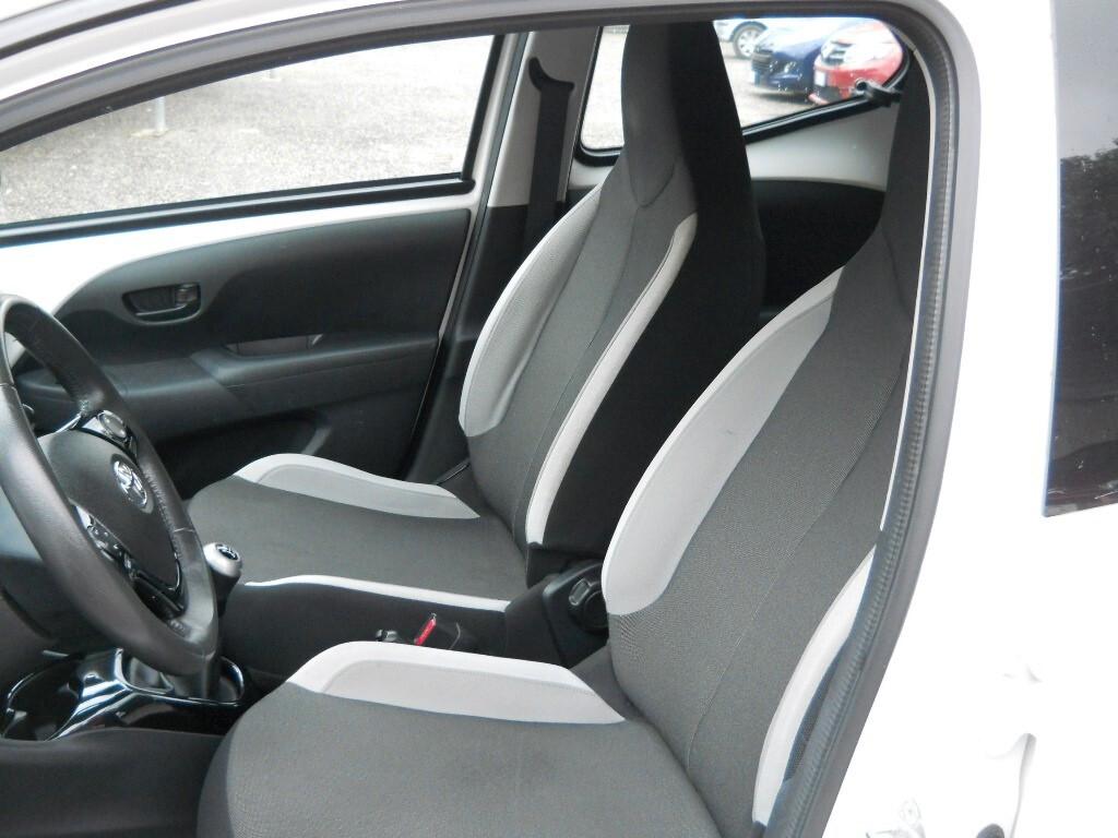 Toyota Aygo 1.0 VVT-i 72 CV 5 porte x-play