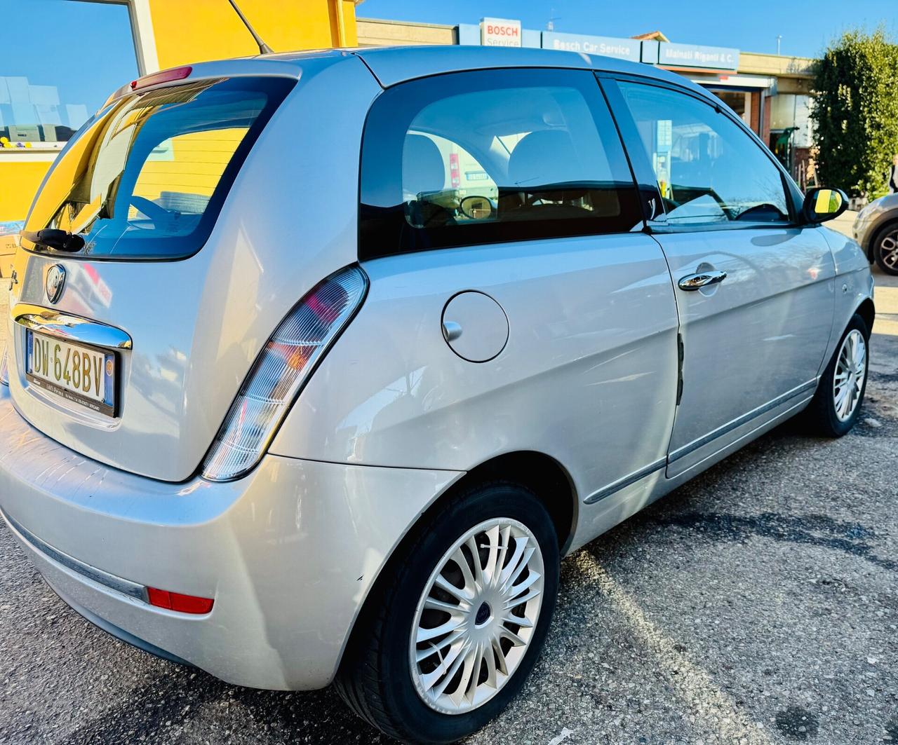 Lancia Ypsilon 1.2 Versus ok Neopatentati