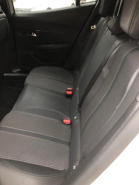 Peugeot 2008 motore elettrico 136 CV GT Pack