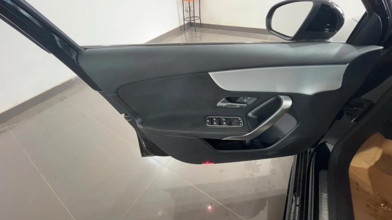 Mercedes-benz A 180 d Automatic AMG Line Premium KM ZERO PRONTA CONS.