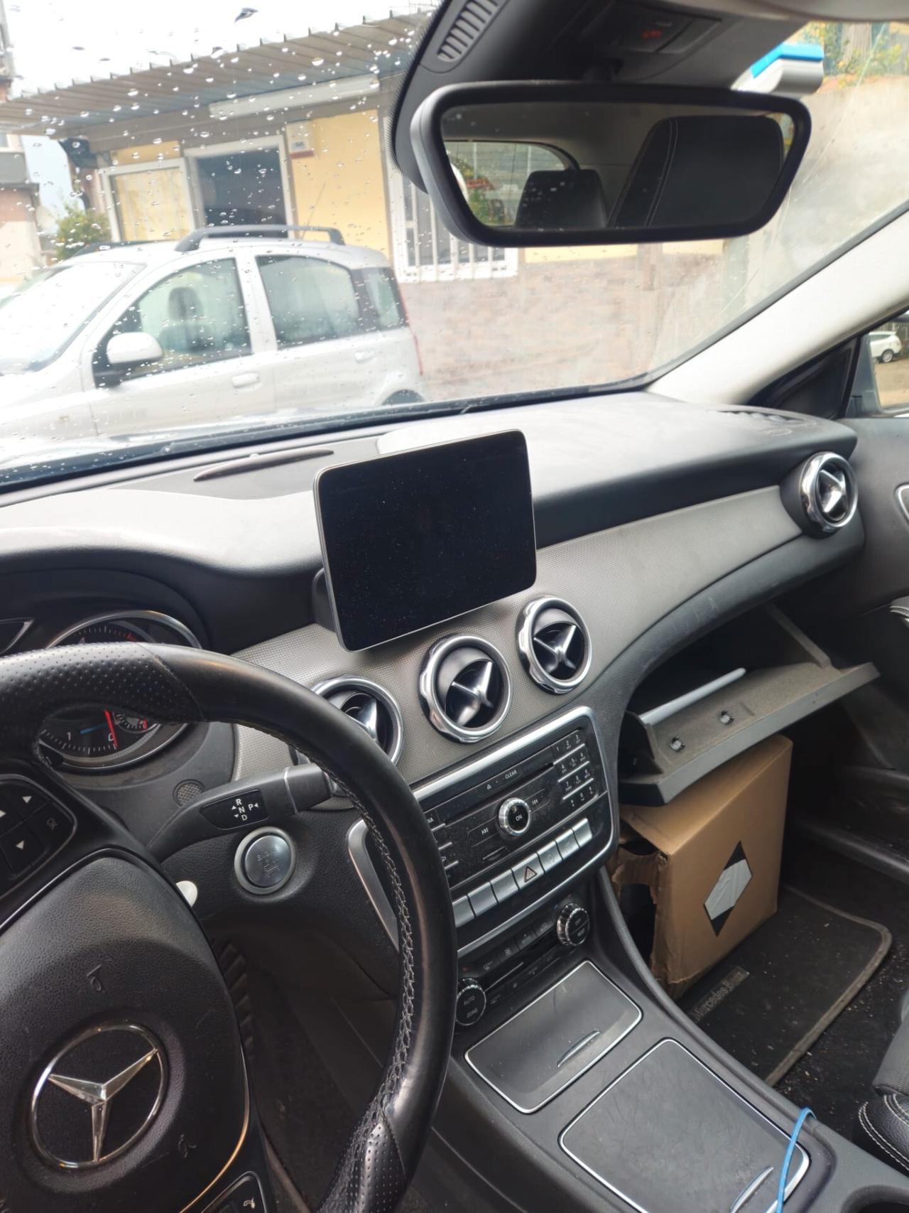 Mercedes-benz GLA 200 d Automatic Premium