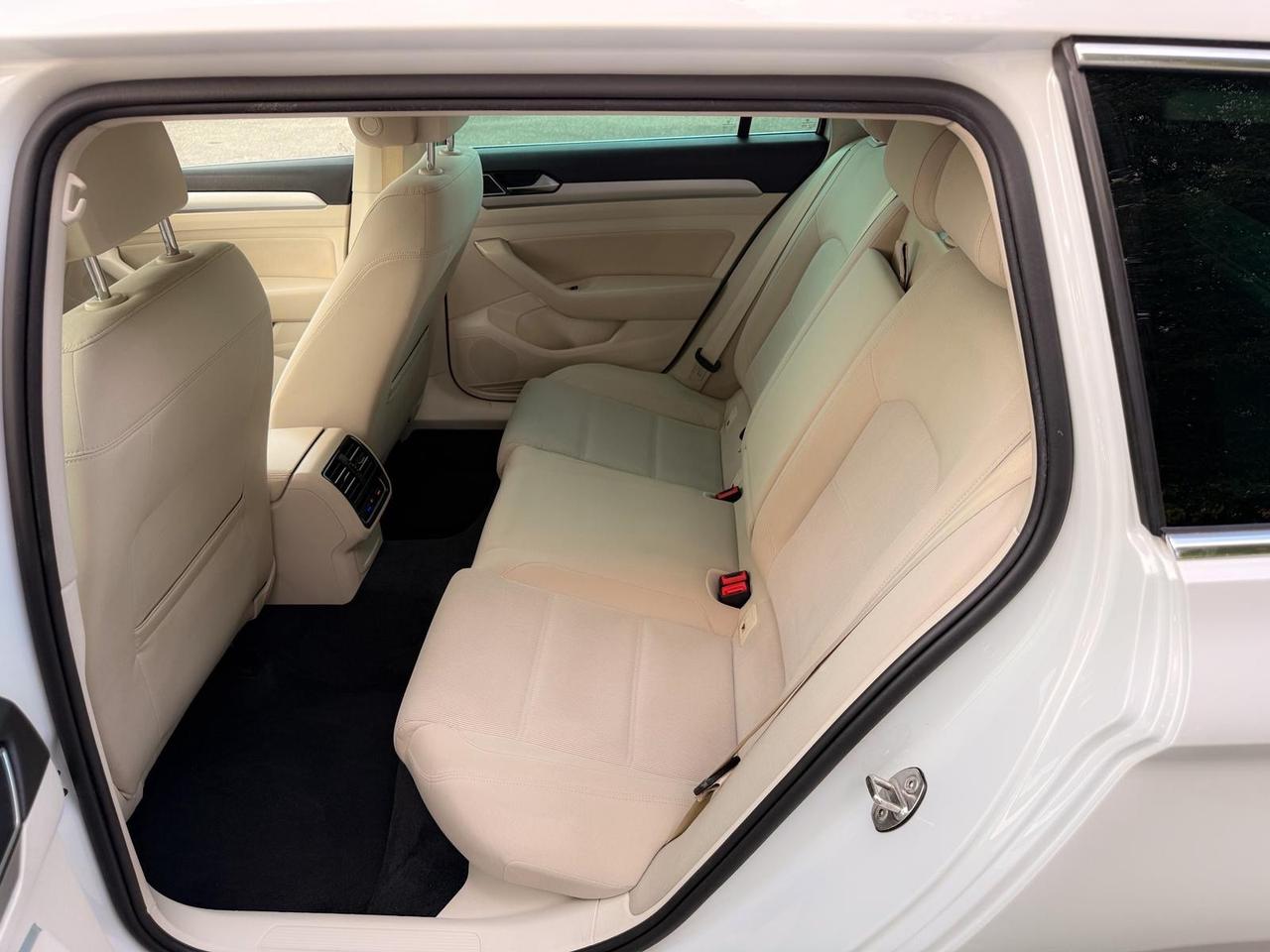 Volkswagen Passat 1.6 TDI Comfortline BlueMotion Technology
