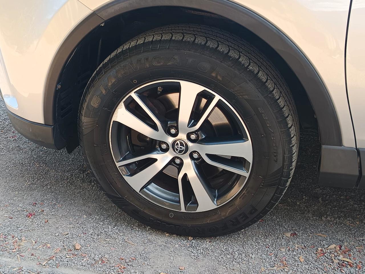 Toyota RAV4 2016 - 2.0 D-4D 2WD Business LB AUTOMOBILI