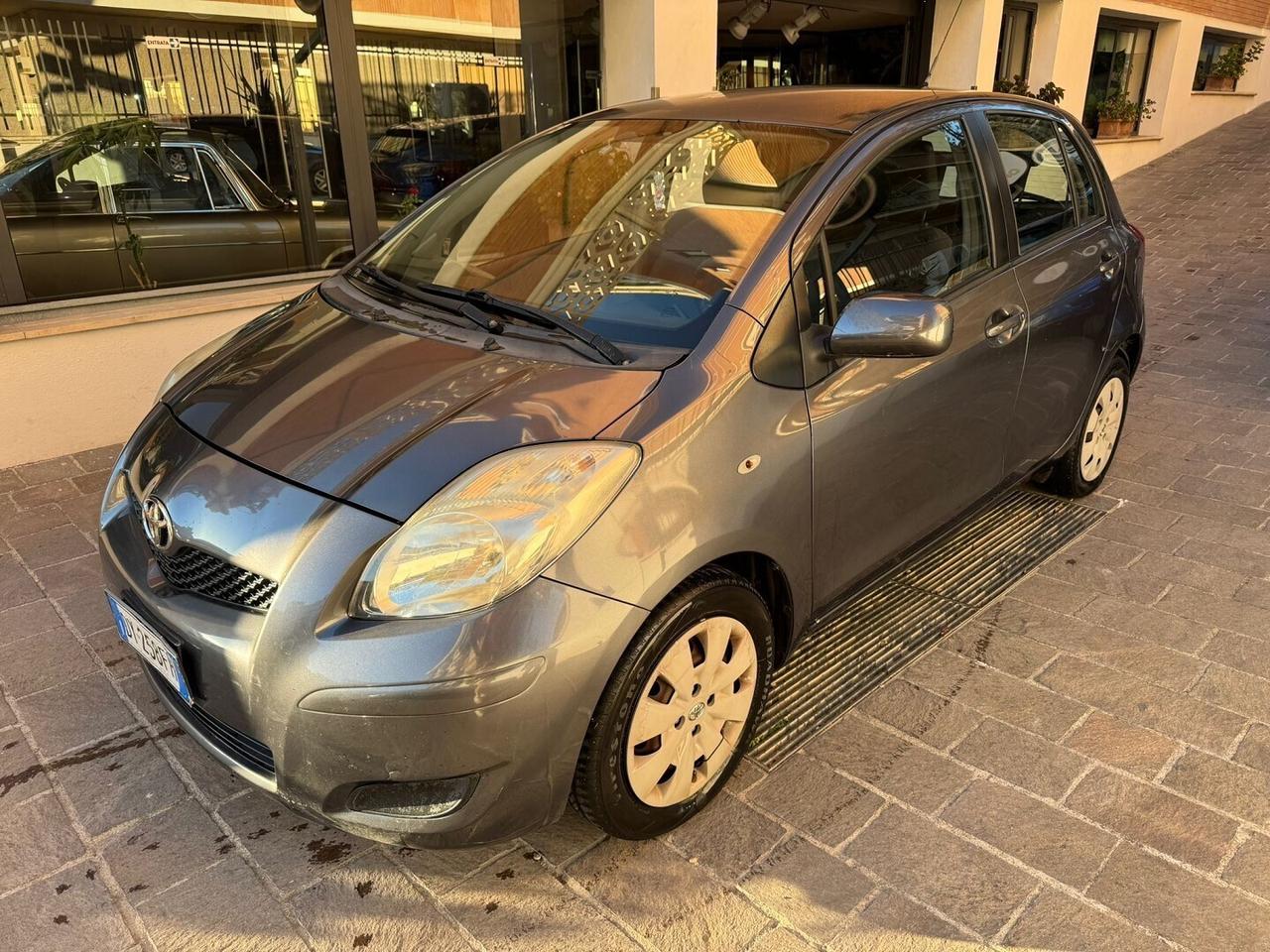 TOYOTA Yaris 1.3 5 porte Sol IMPIANTO GPL UNIPRO