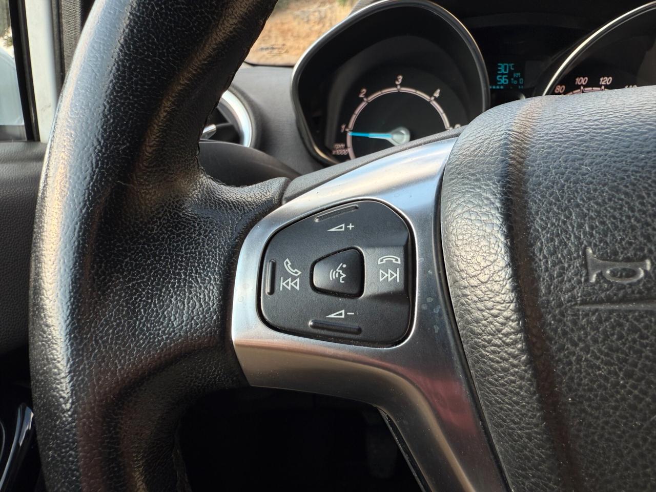 Ford Fiesta TITANIUM/1.6 95CV/LED/CERCHI 16"