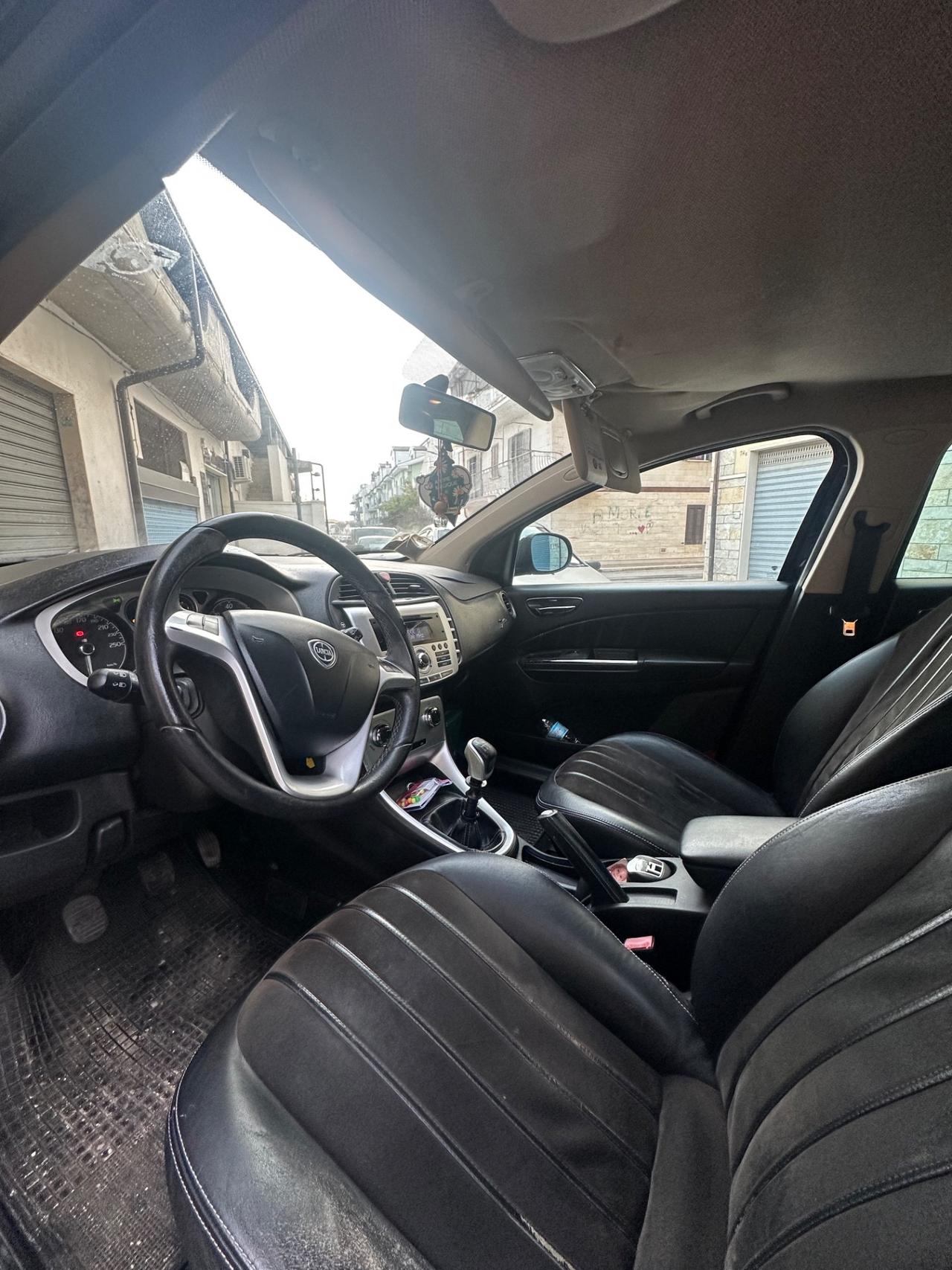 Lancia Delta 1.6 MJT DPF Platino