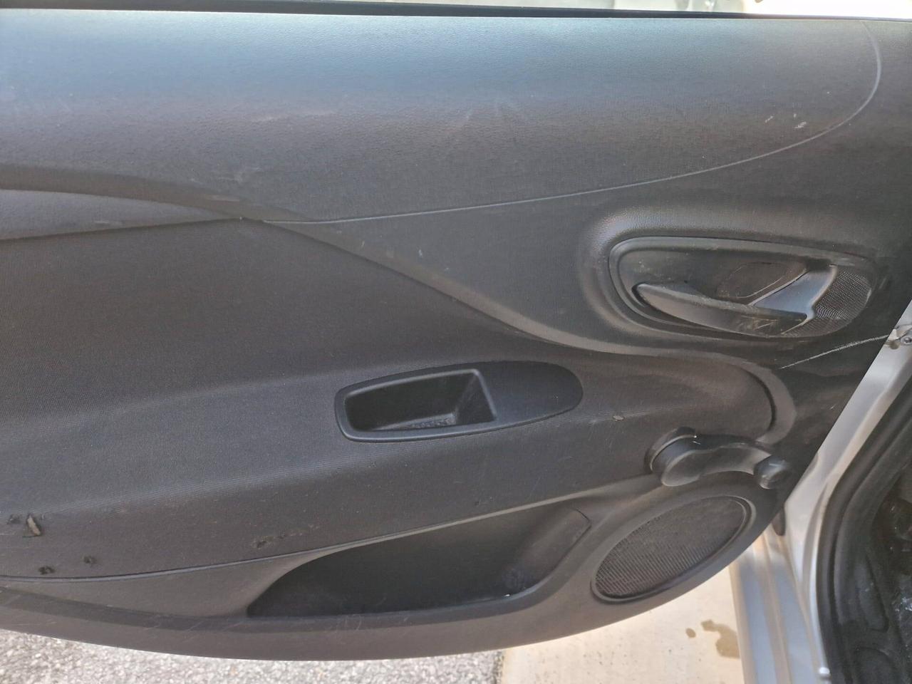 Fiat Punto 1.3 MJT 85 CV 5 porte ANNO 07/2014 KM 247000 ITALIANA SUPER PREZZO 2800€