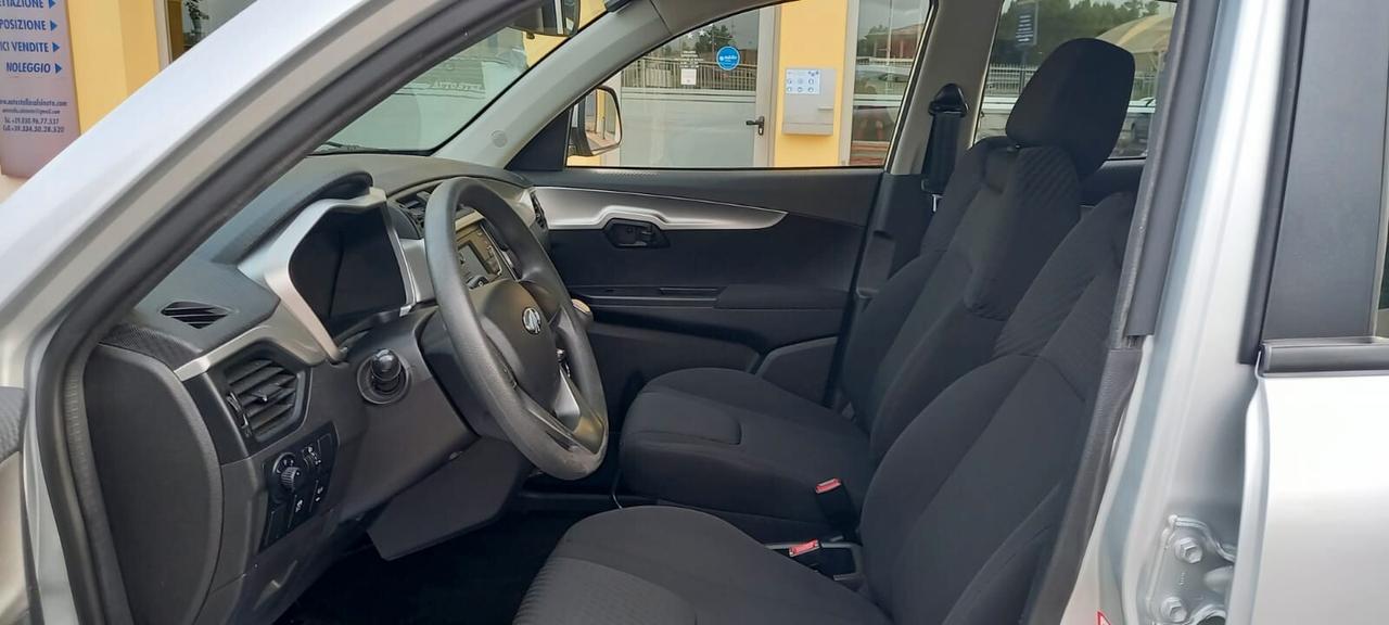 Mahindra KUV 100 NXT Benzina cc. 1.200 - 5 Porte 5 Posti SUV Utilizzabile anche per i Neopatentati (SOLO 30.487 KM....!!!)
