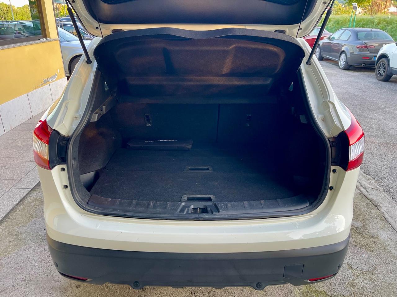Nissan Qashqai 1.5 dCi 8kw N-Connecta Full op UNIPROP