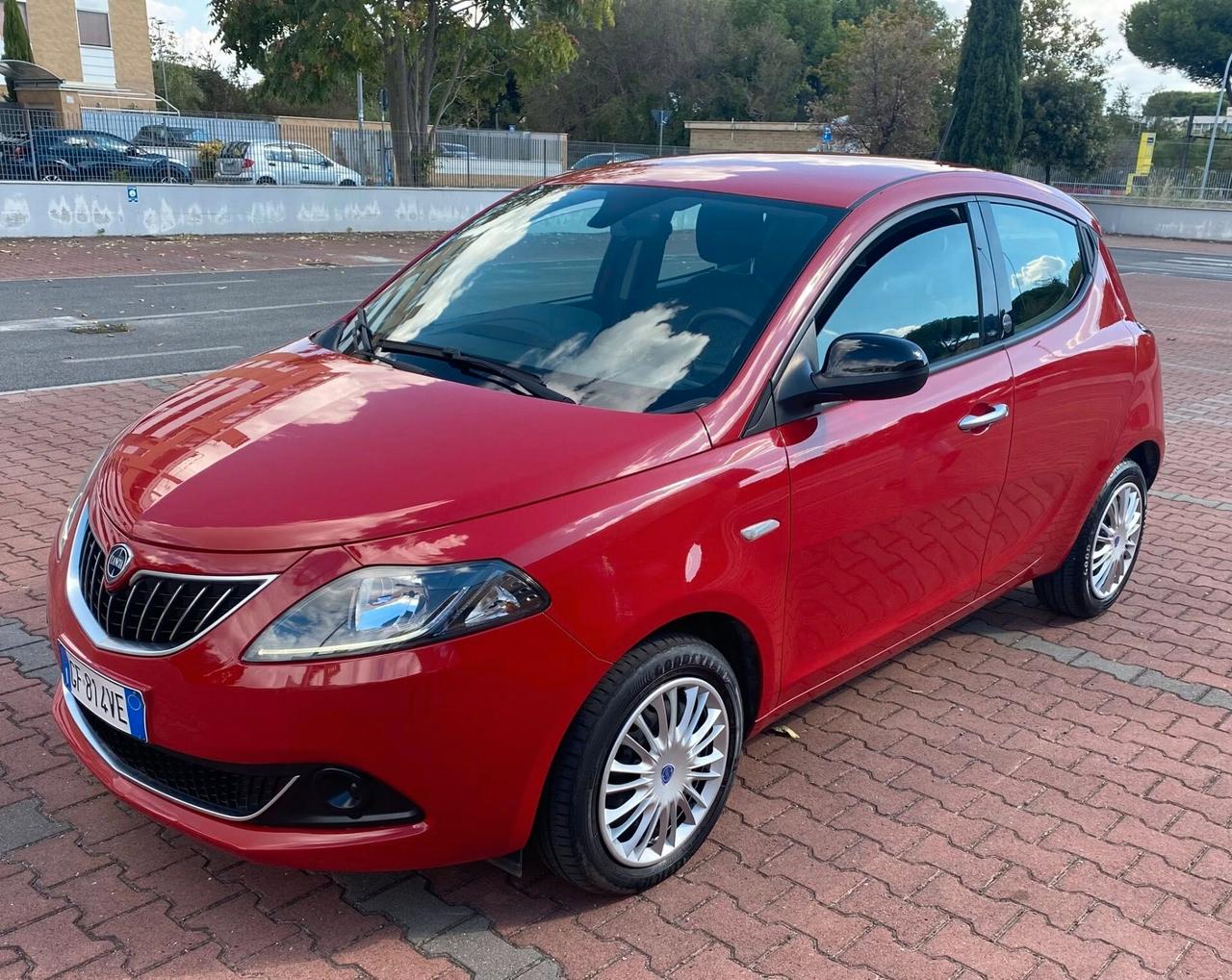 LANCIA YPSILON HYBRID 1.0cc OK NEOPATENTATI