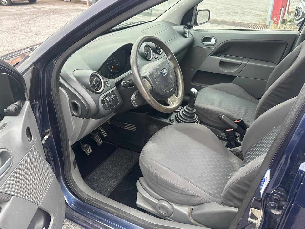 Ford Fiesta 1.4 16V 5p. Ghia