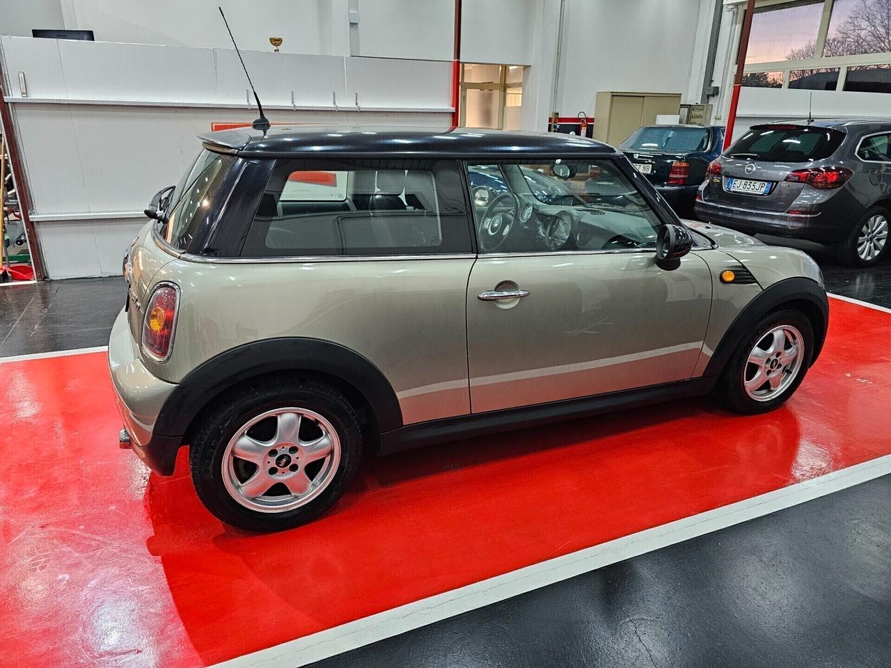 Mini Mini 1.6 16V Cooper D